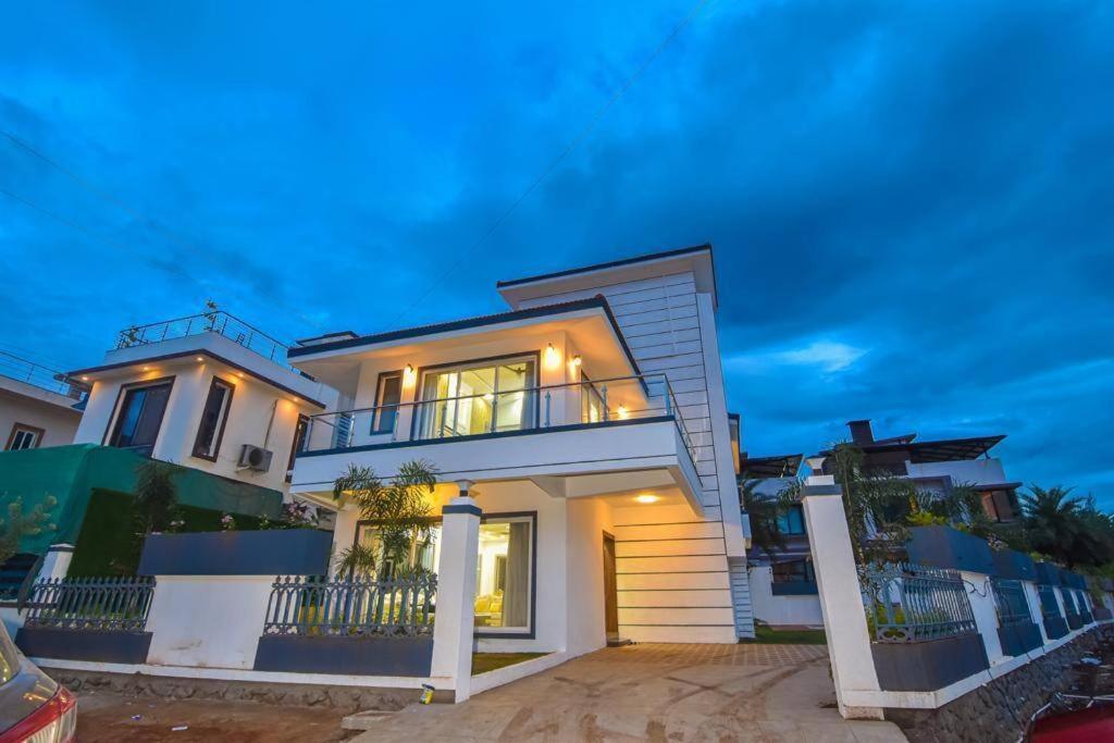 Royal Paradise Villa Lonavala Kültér fotó