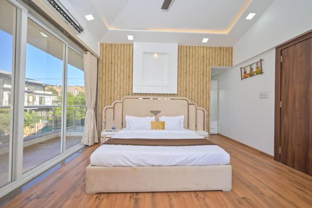 Royal Paradise Villa Lonavala Kültér fotó