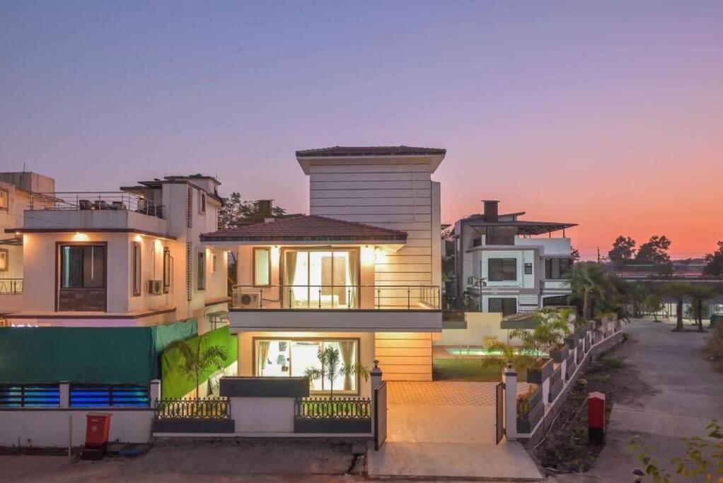Royal Paradise Villa Lonavala Kültér fotó